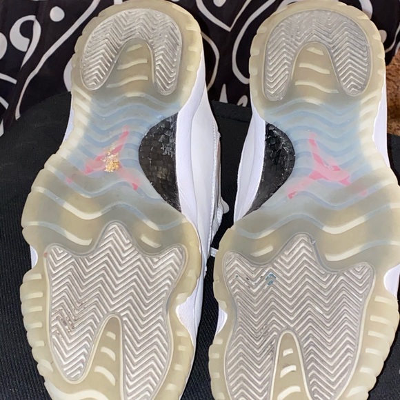 Jordan 11 platinum tint - Picture 5 of 6